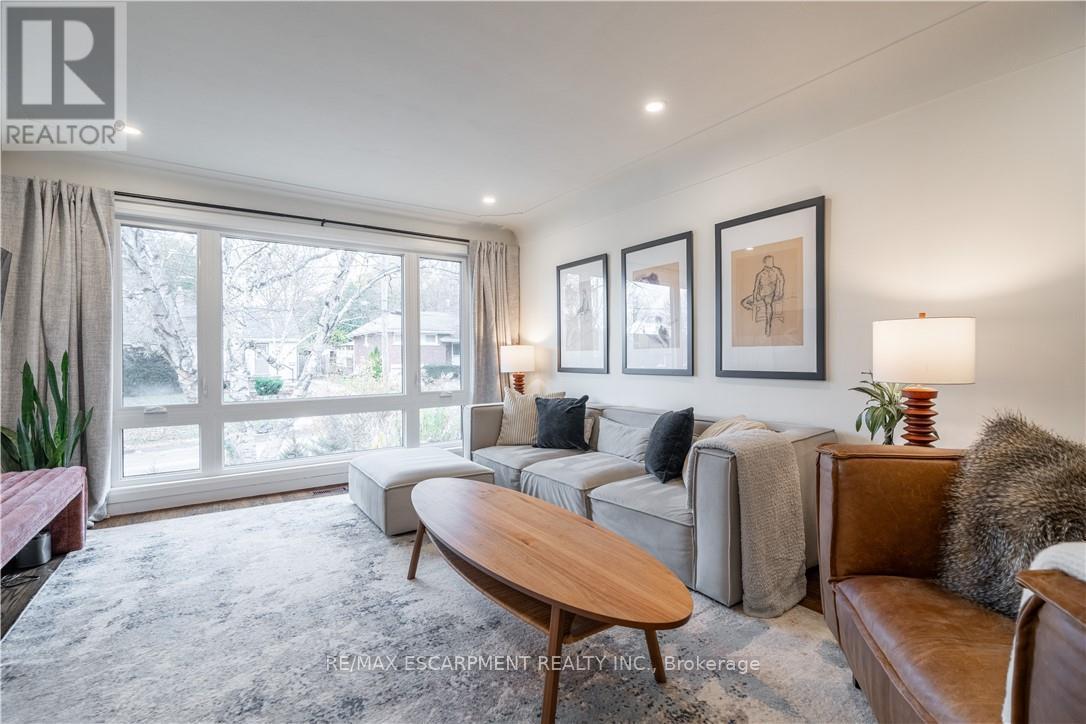 7 Glenmorris Drive, Hamilton, Ontario  L9H 1S5 - Photo 7 - X12547426