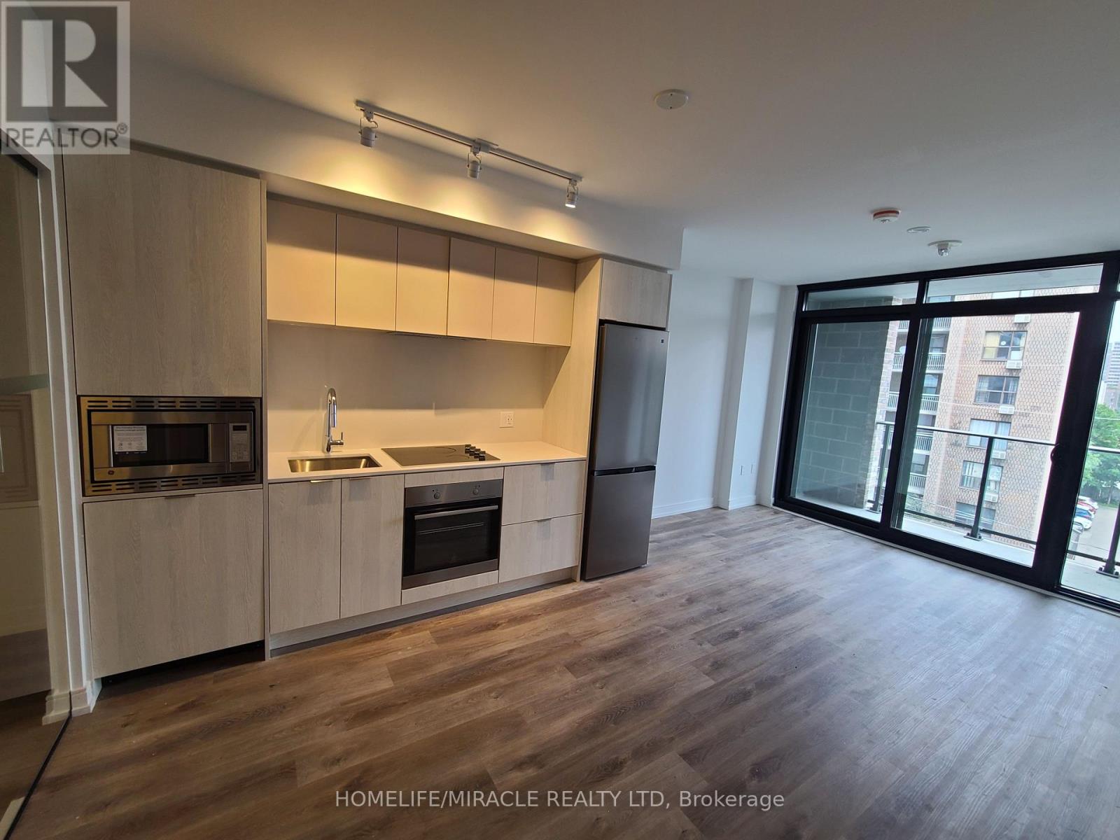 427 - 1 JARVIS STREET, Hamilton, Ontario