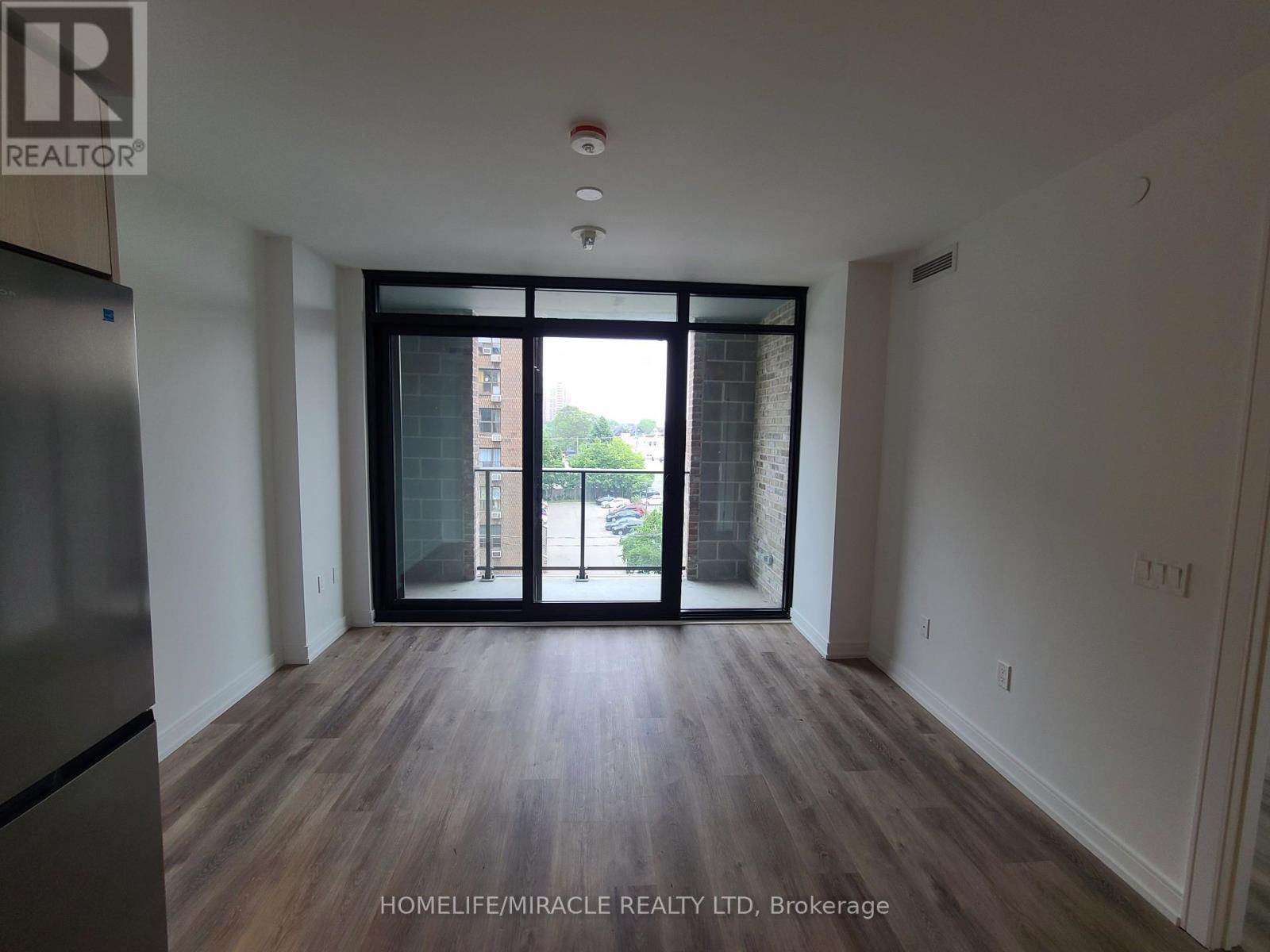 427 - 1 Jarvis Street, Hamilton, Ontario  L8R 3J2 - Photo 5 - X12547468