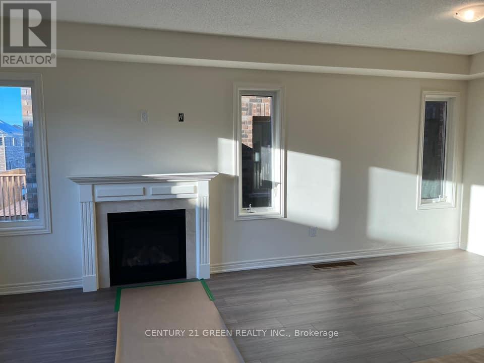 300 Skinner Road, Hamilton, Ontario  L8B 1X2 - Photo 2 - X12547494