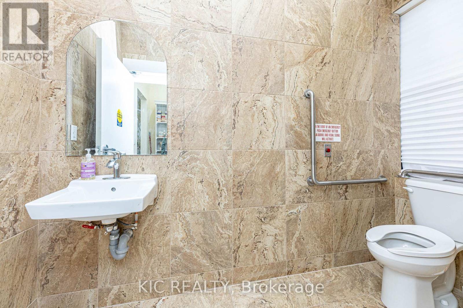 128-130 Brock Street N, Whitby, Ontario  L1N 4H4 - Photo 18 - E12547368