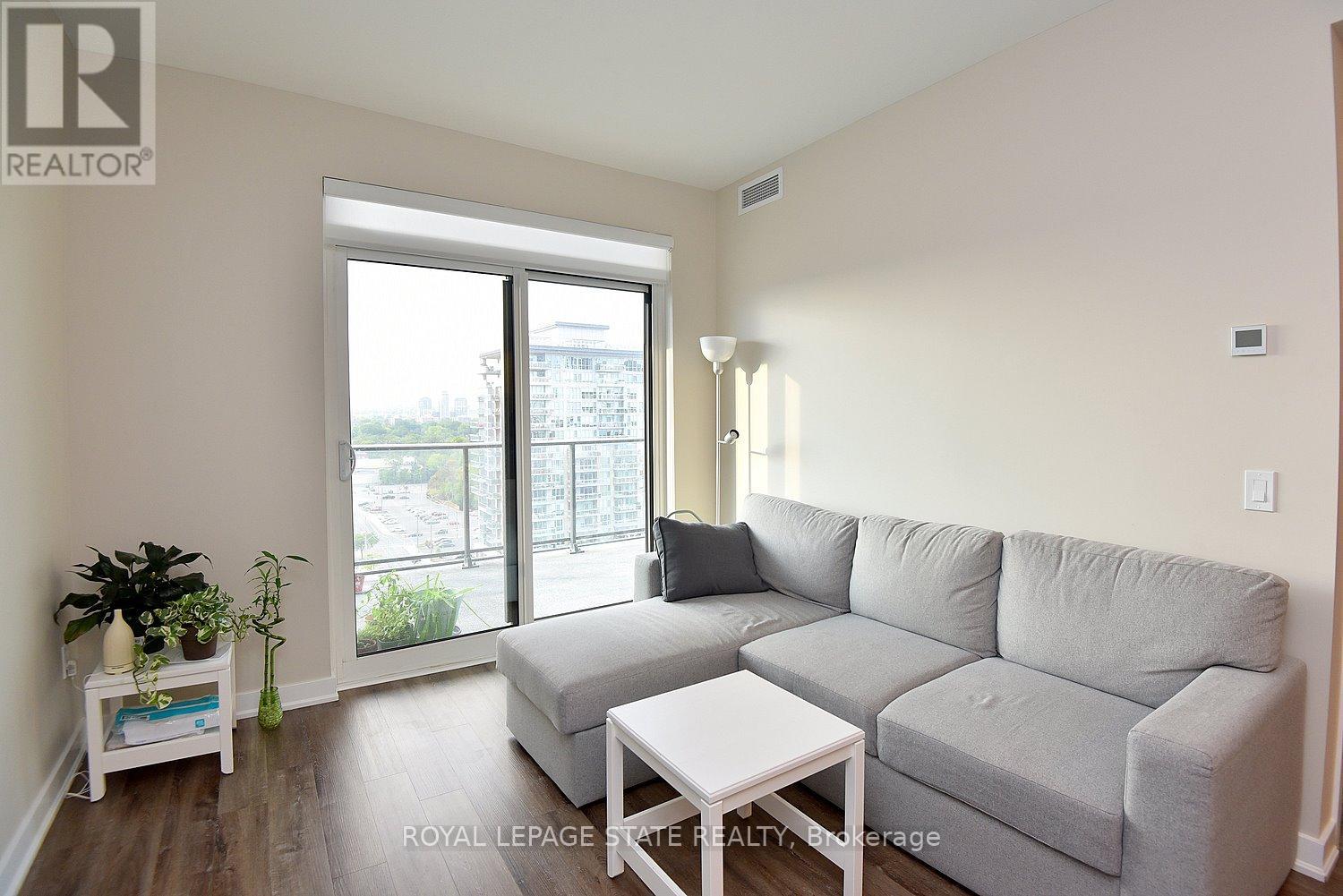 1301 - 2007 James Street, Burlington, Ontario L7R 0G7 - Photo 13 - W12415924