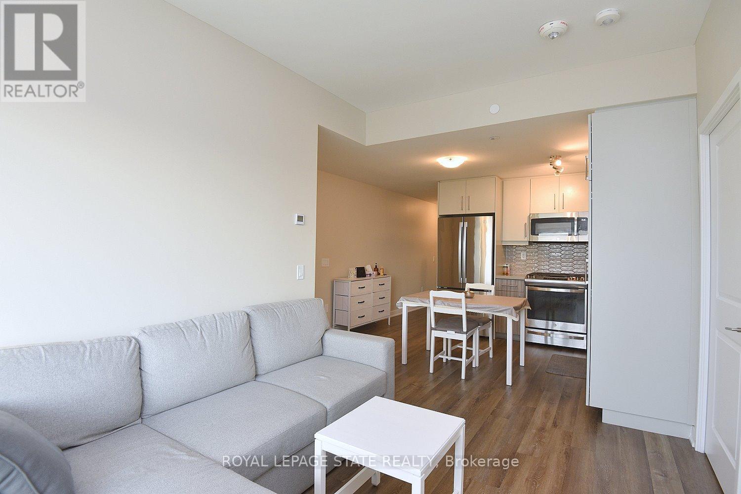 1301 - 2007 James Street, Burlington, Ontario L7R 0G7 - Photo 11 - W12415924