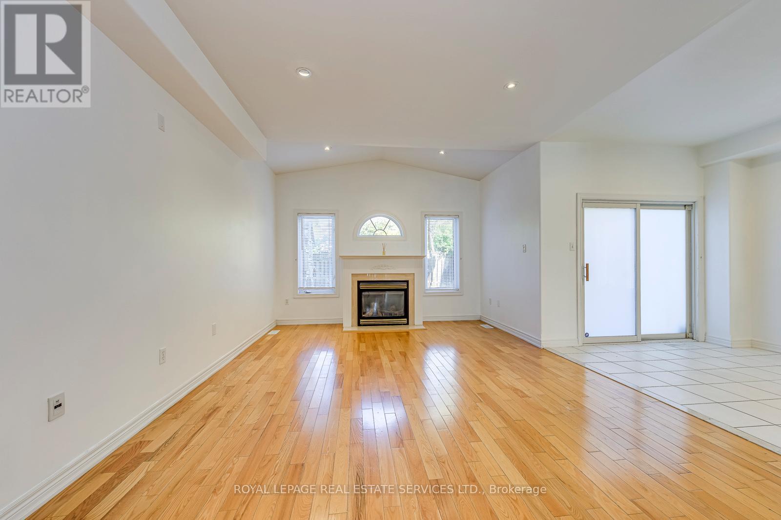 2457 Hilda Drive, Oakville, Ontario  L6H 7N5 - Photo 15 - W12520654