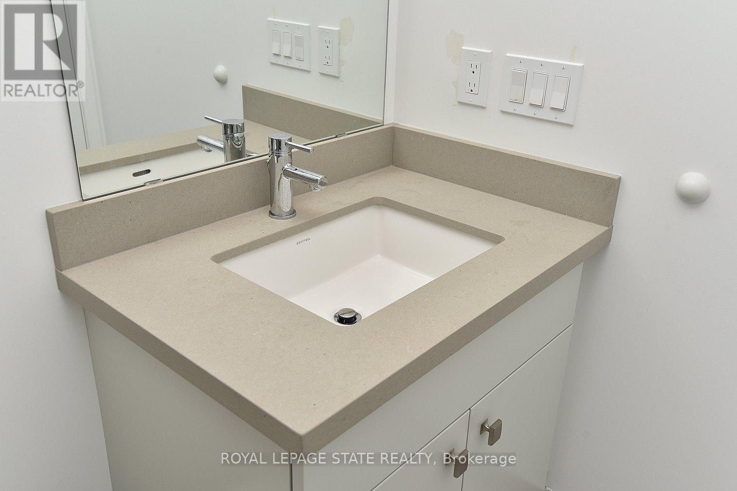 1301 - 2007 James Street, Burlington, Ontario L7R 0G7 - Photo 24 - W12415924