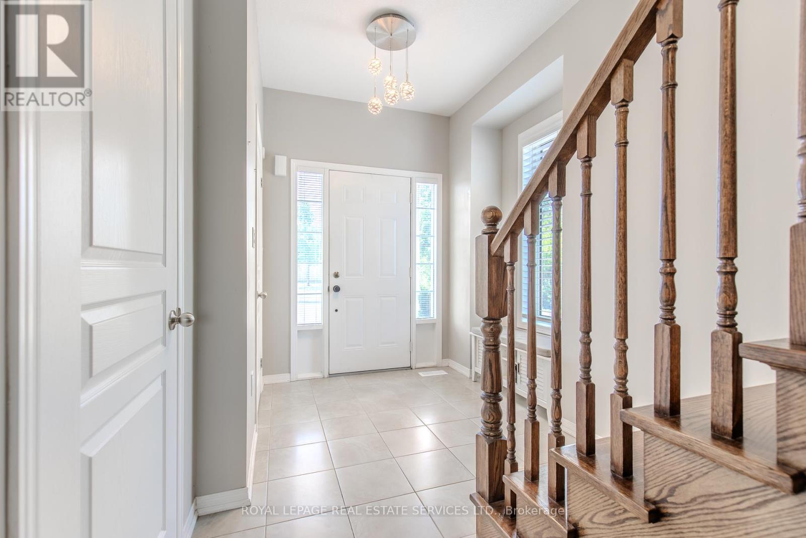 41 - 170 Palacebeach Trail, Hamilton, Ontario  L8E 0H2 - Photo 4 - X12339683