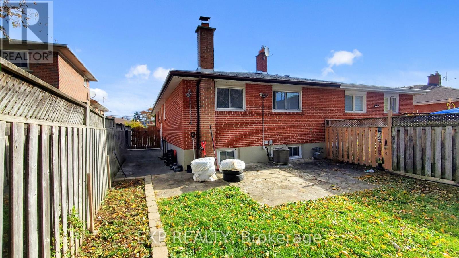 Upper Unit - 60 Seacliff Boulevard, Toronto, Ontario  M9L 2G4 - Photo 28 - W12517888