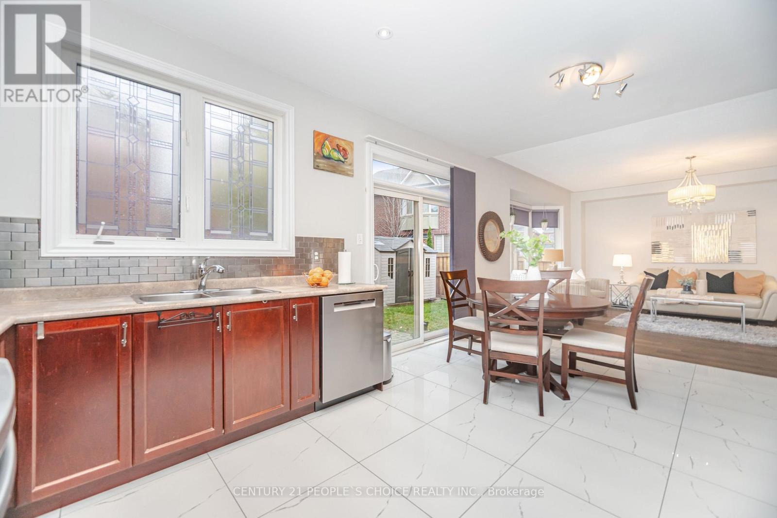 351 Holmes Crescent, Milton, Ontario L9T 0T4 - Photo 11 - W12545250