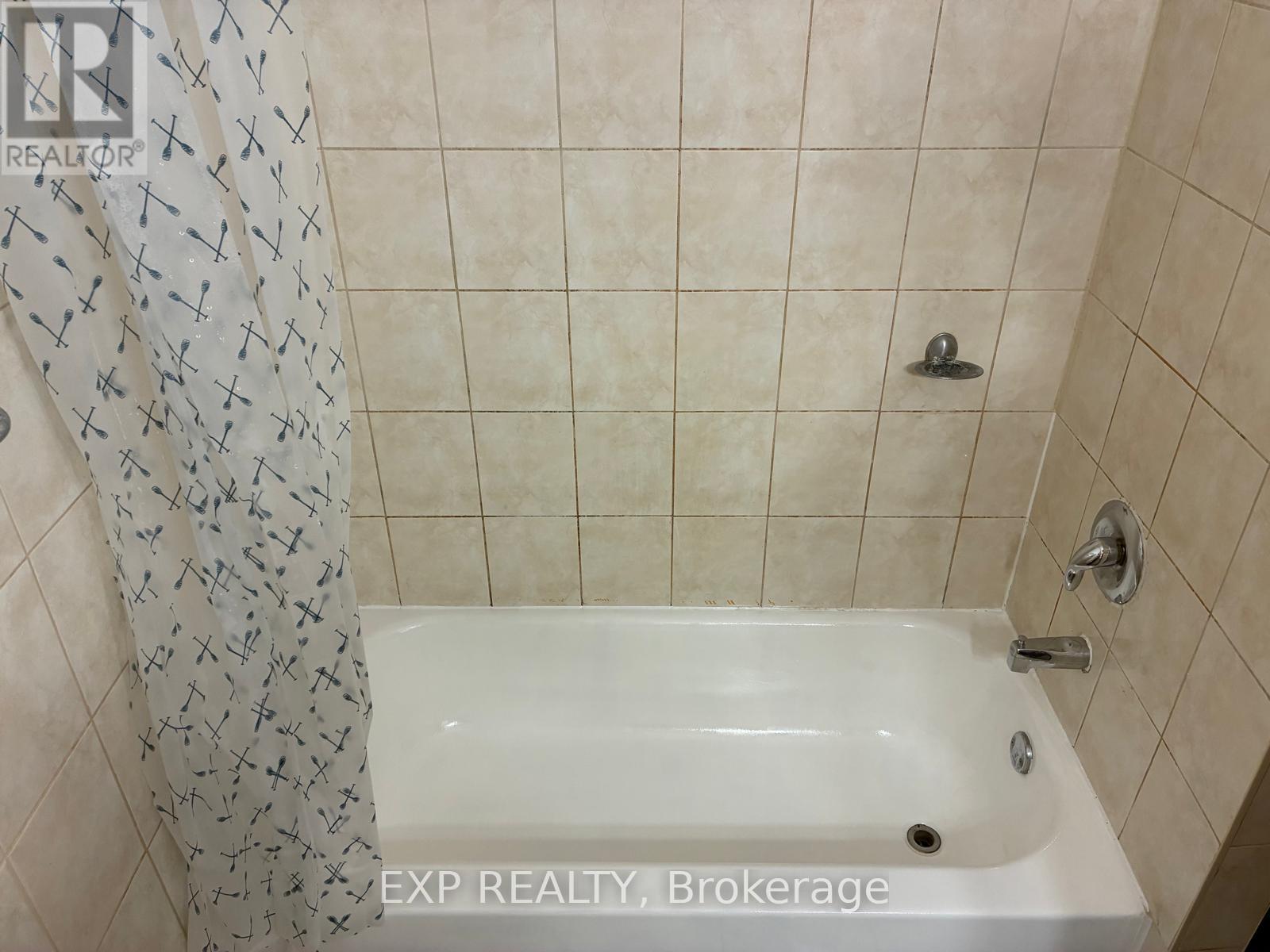 Upper Unit - 60 Seacliff Boulevard, Toronto, Ontario  M9L 2G4 - Photo 23 - W12517888