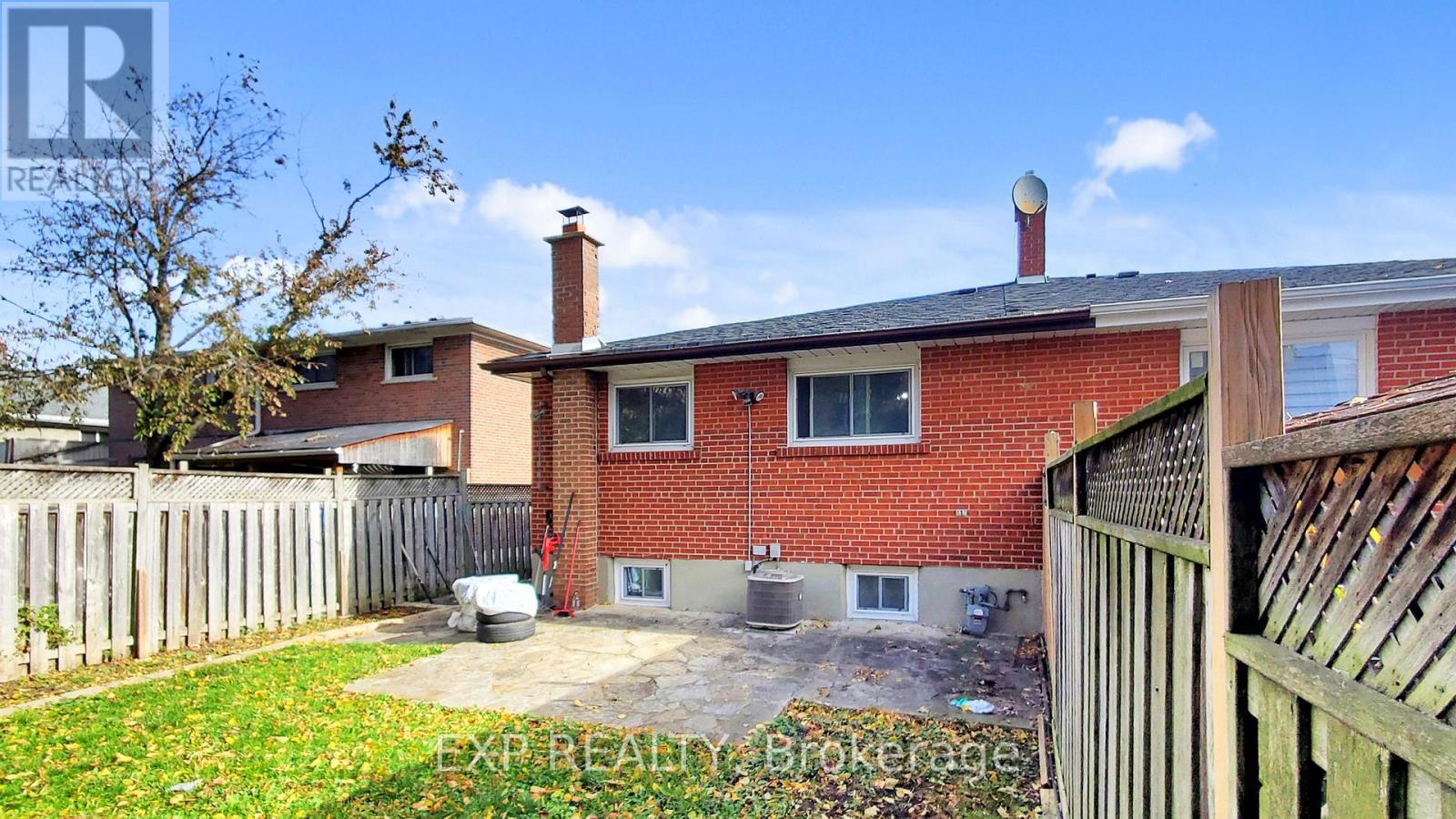 Upper Unit - 60 Seacliff Boulevard, Toronto, Ontario  M9L 2G4 - Photo 29 - W12517888