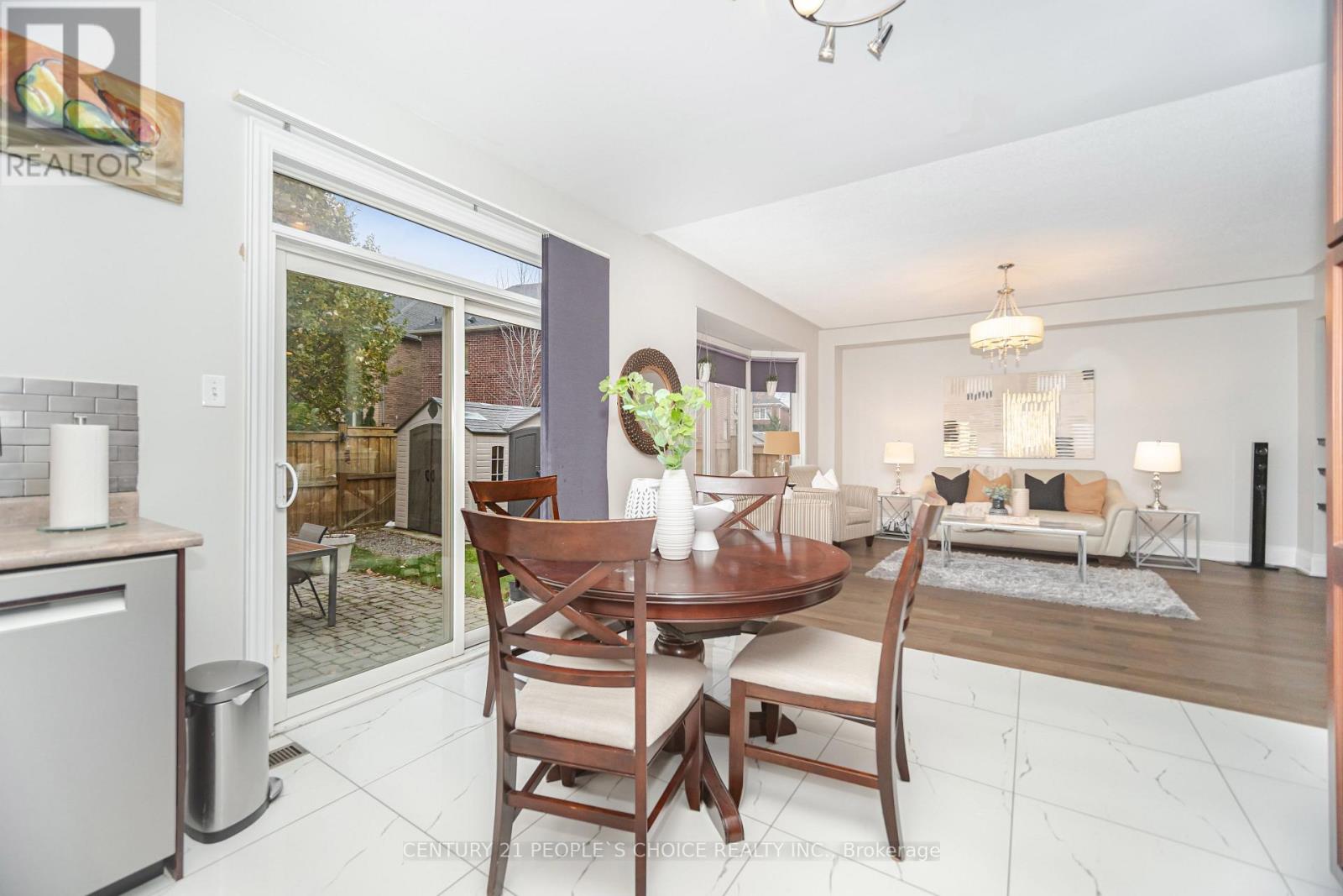 351 Holmes Crescent, Milton, Ontario L9T 0T4 - Photo 14 - W12545250