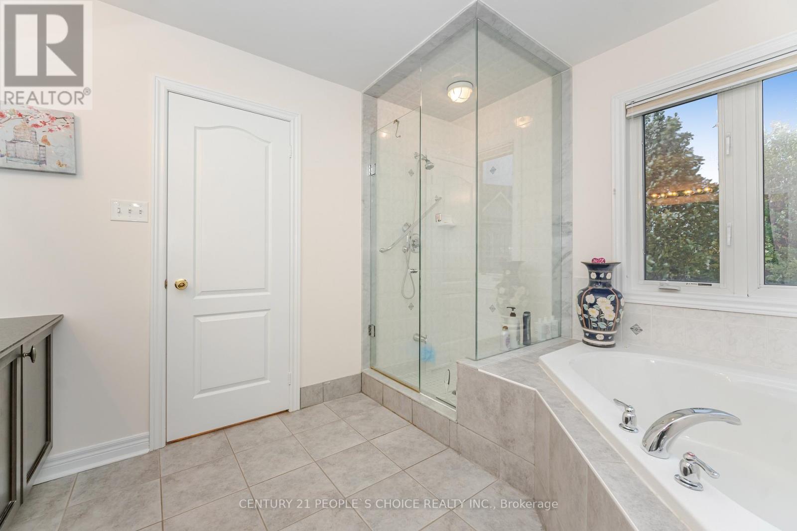 351 Holmes Crescent, Milton, Ontario L9T 0T4 - Photo 25 - W12545250