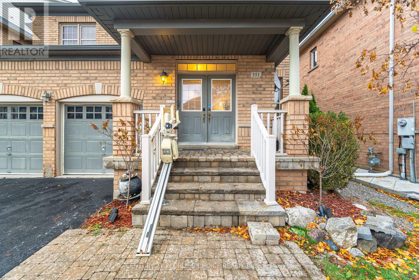 351 Holmes Crescent, Milton, Ontario L9T 0T4 - Photo 4 - W12545250
