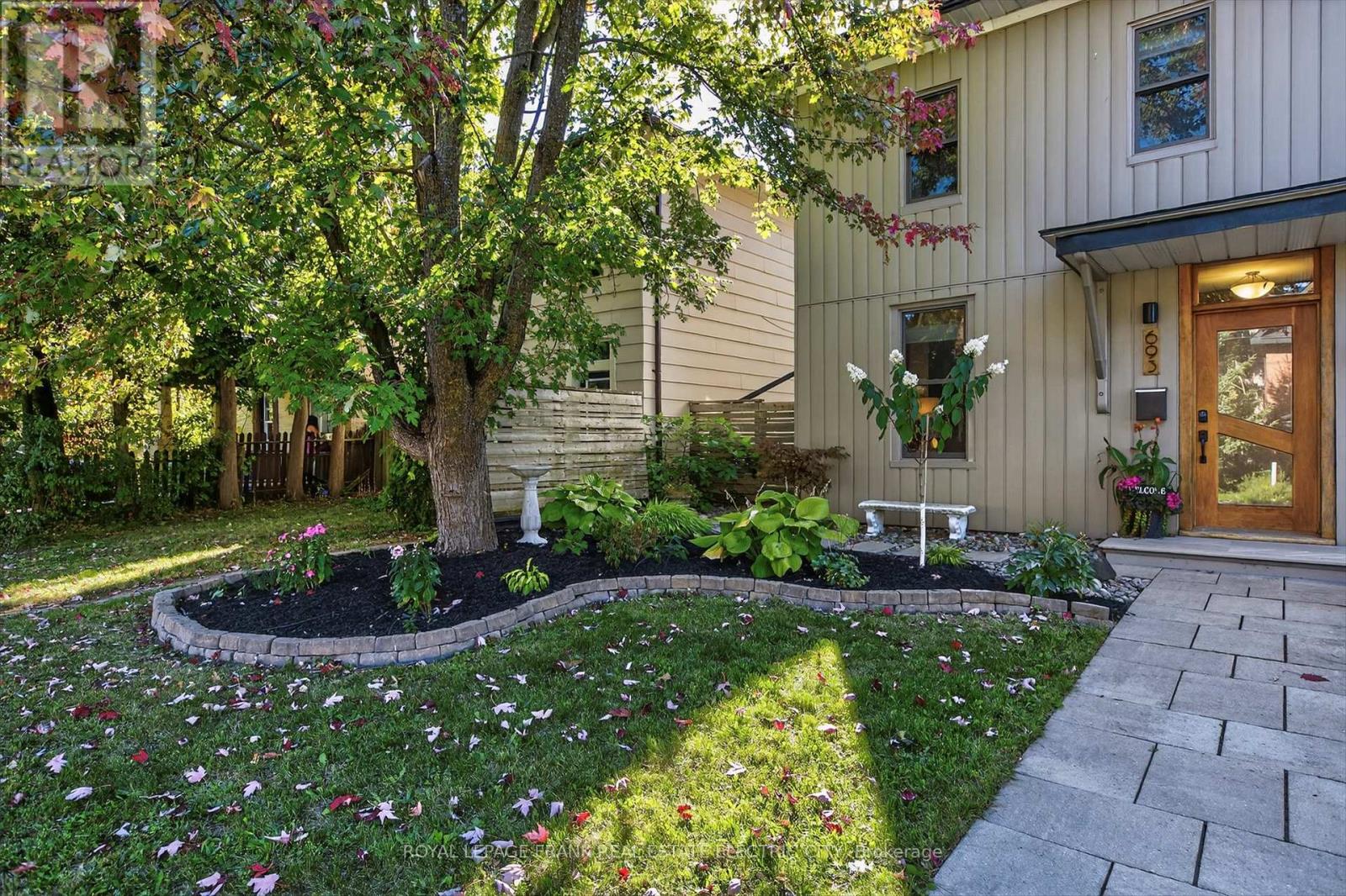 693 Water Street, Peterborough, Ontario  K9H 3N4 - Photo 2 - X12545834