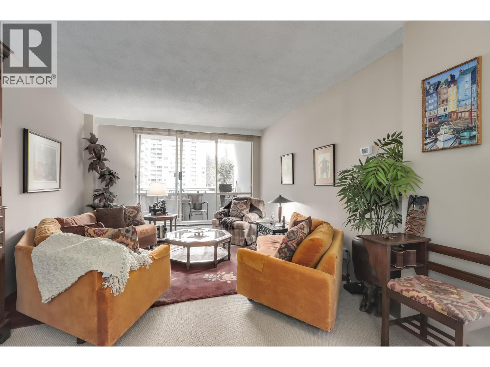 208 2016 FULLERTON AVENUE, North Vancouver, British Columbia