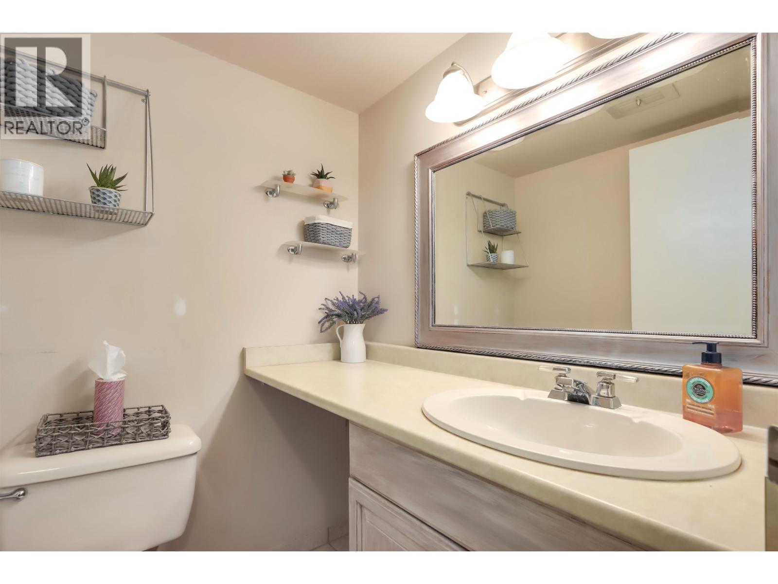 208 2016 Fullerton Avenue, North Vancouver, British Columbia V7P 3E6 - Photo 17 - R3067644