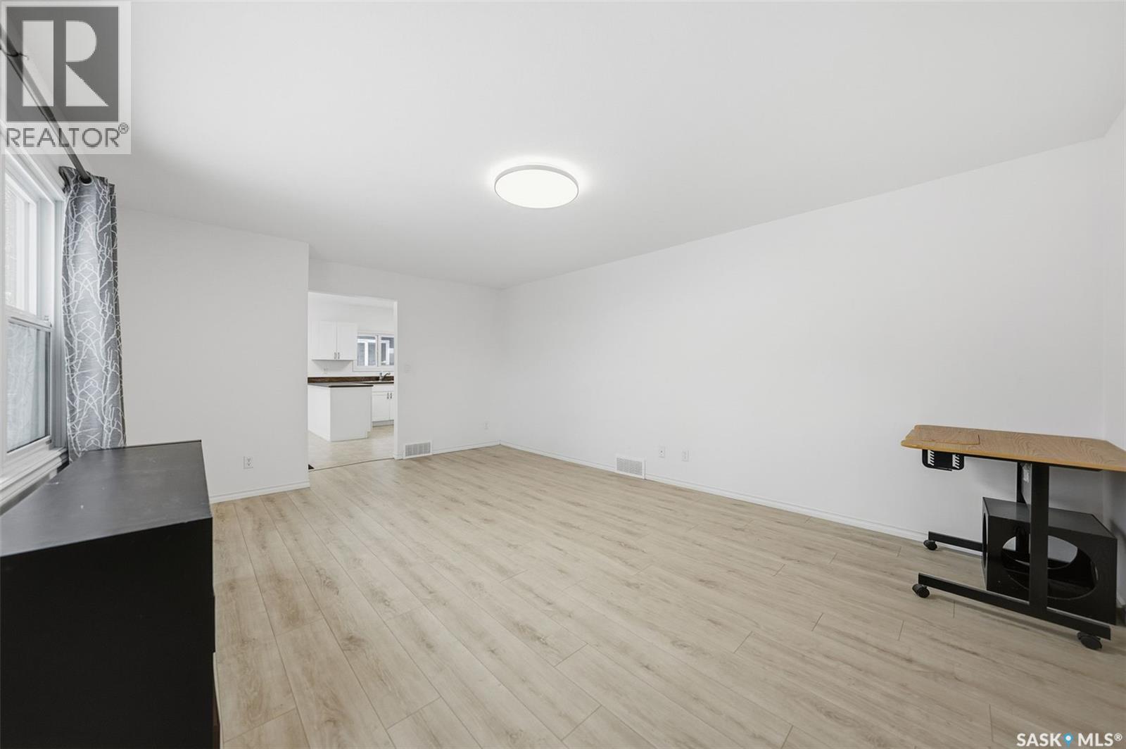 1211 D Avenue N, Saskatoon, Saskatchewan  S7L 1N9 - Photo 11 - SK024093