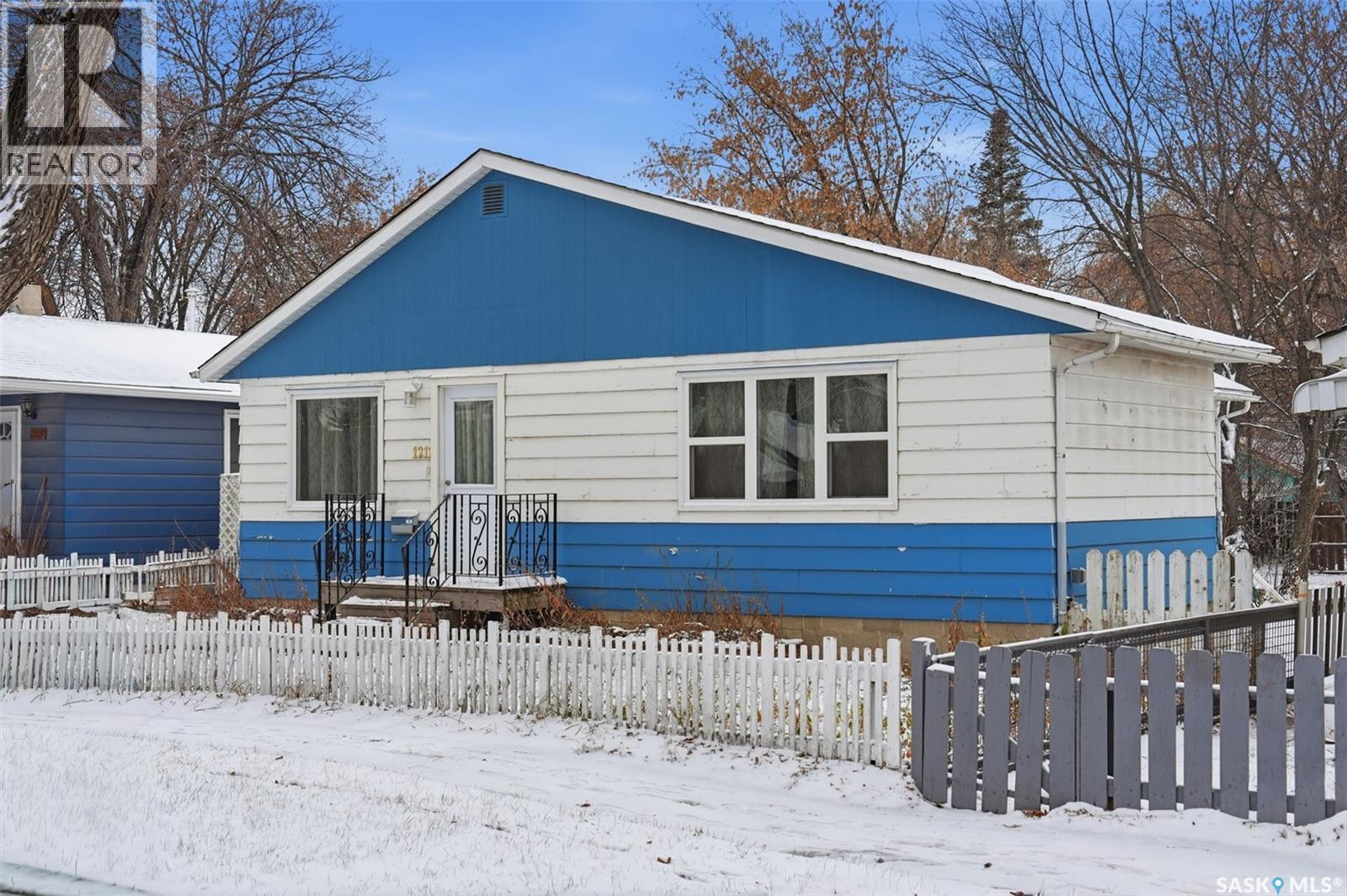 1211 D Avenue N, Saskatoon, Saskatchewan  S7L 1N9 - Photo 2 - SK024093