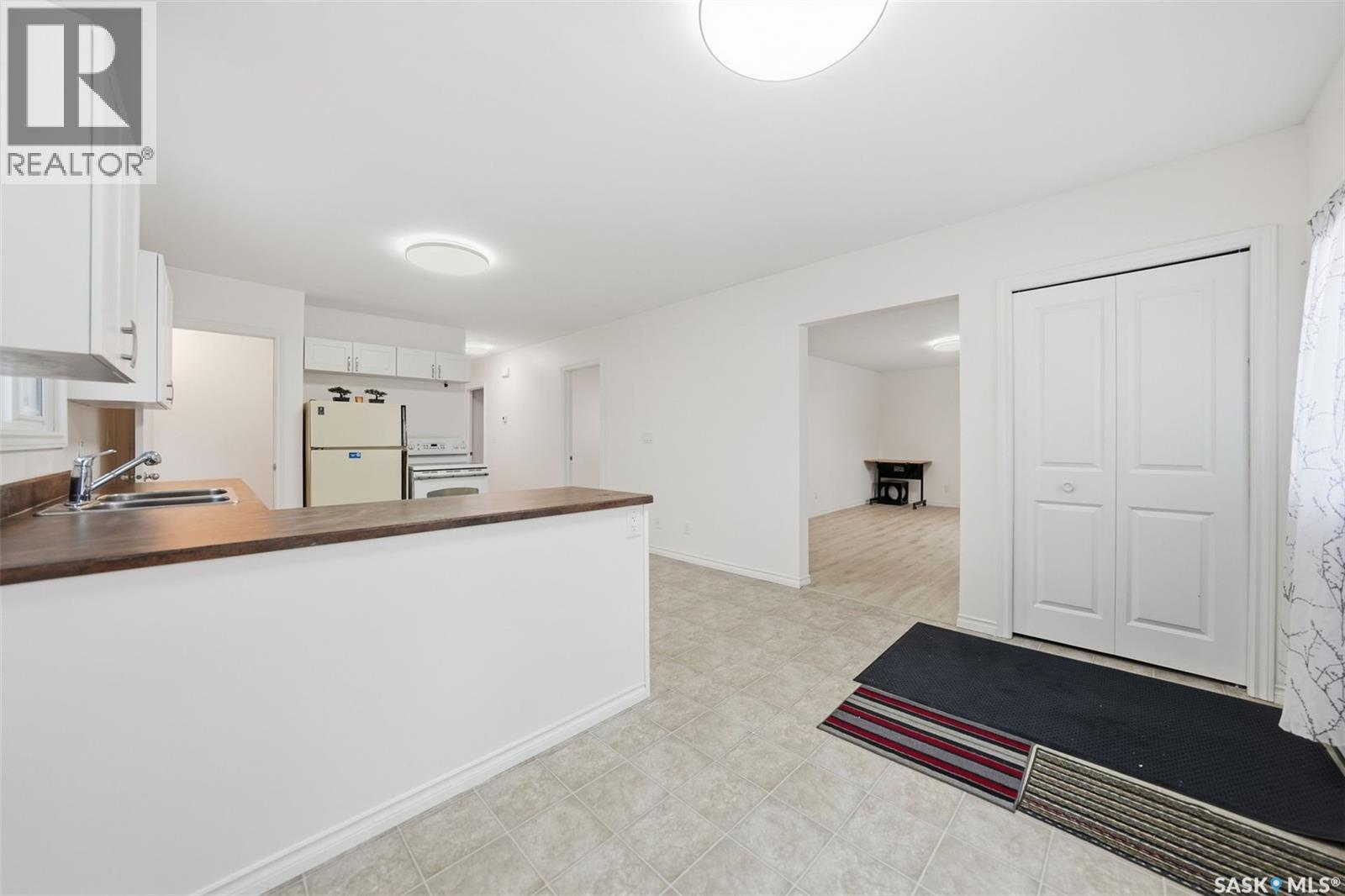 1211 D Avenue N, Saskatoon, Saskatchewan  S7L 1N9 - Photo 3 - SK024093