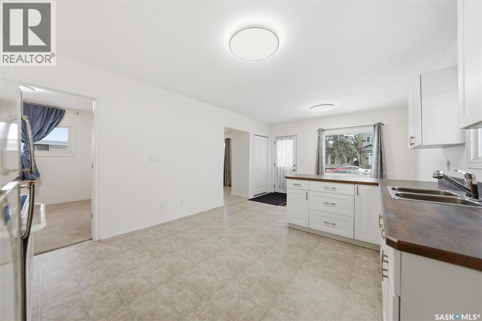 1211 D Avenue N, Saskatoon, Saskatchewan  S7L 1N9 - Photo 7 - SK024093