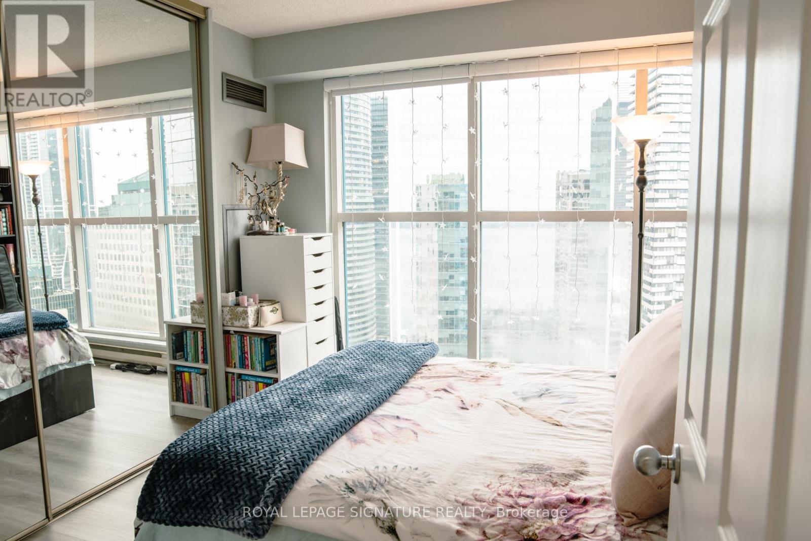 3602 - 77 Harbour Square, Toronto, Ontario  M5J 2S2 - Photo 16 - C12547512