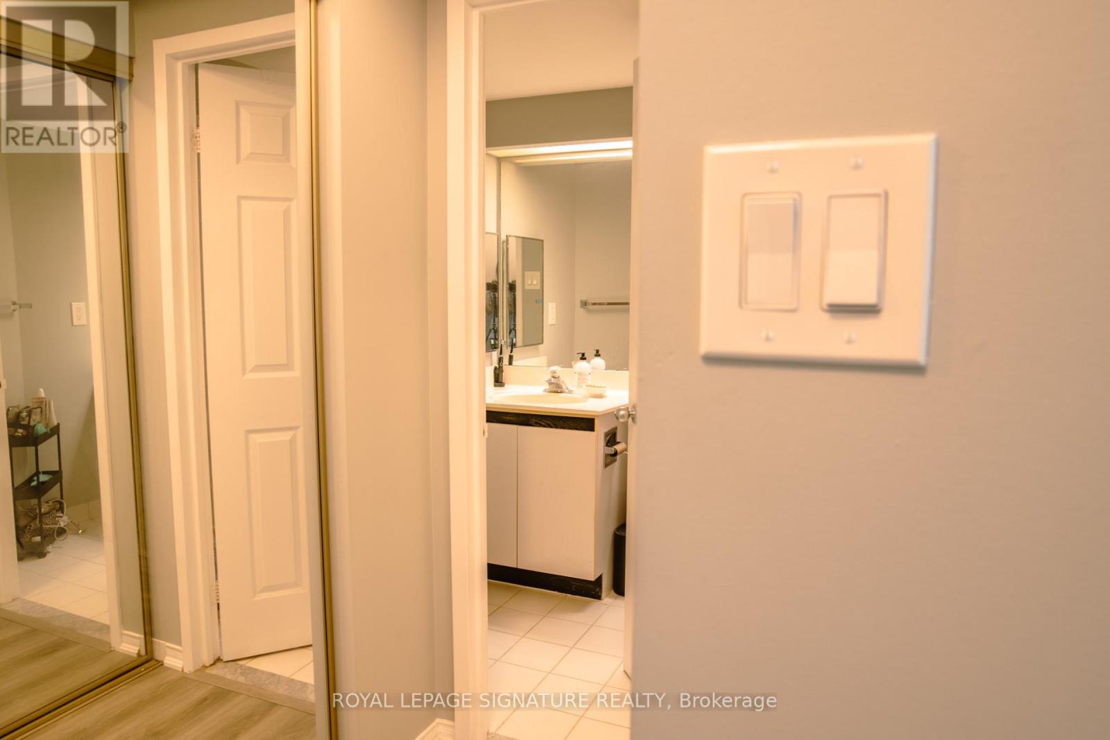 3602 - 77 Harbour Square, Toronto, Ontario  M5J 2S2 - Photo 27 - C12547512