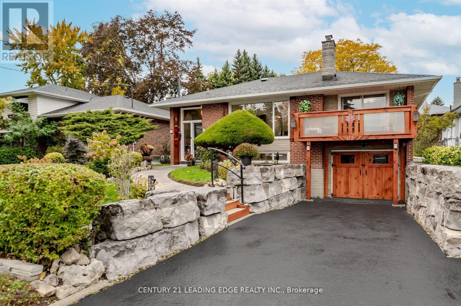 112 Wyndcliff Crescent, Toronto, Ontario  M4A 2K3 - Photo 2 - C12547524