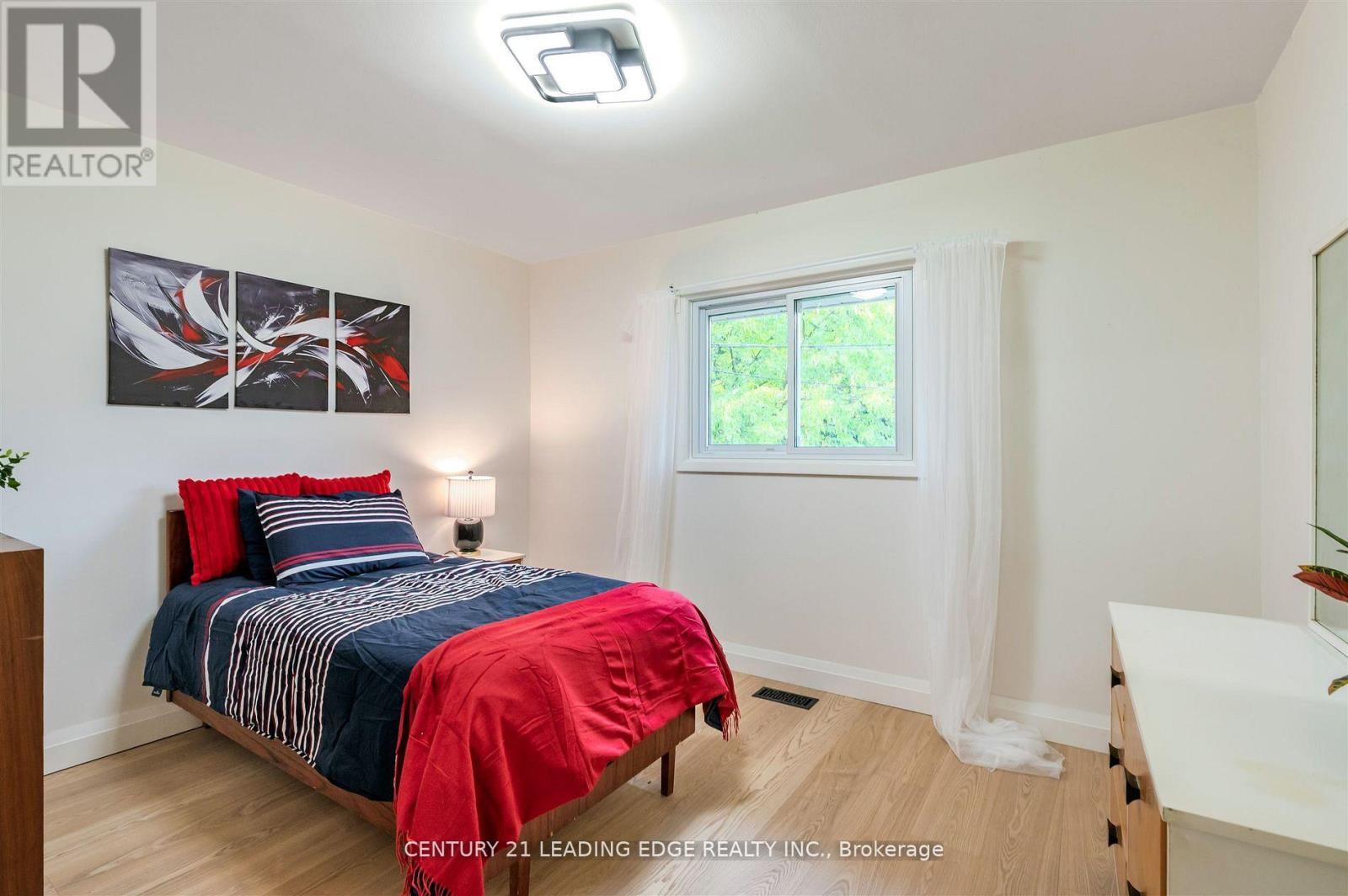 112 Wyndcliff Crescent, Toronto, Ontario  M4A 2K3 - Photo 21 - C12547524