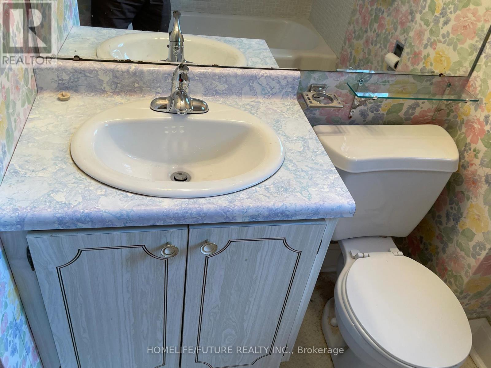 7 Karnwood Drive, Toronto, Ontario  M1L 2Z2 - Photo 8 - E12547508