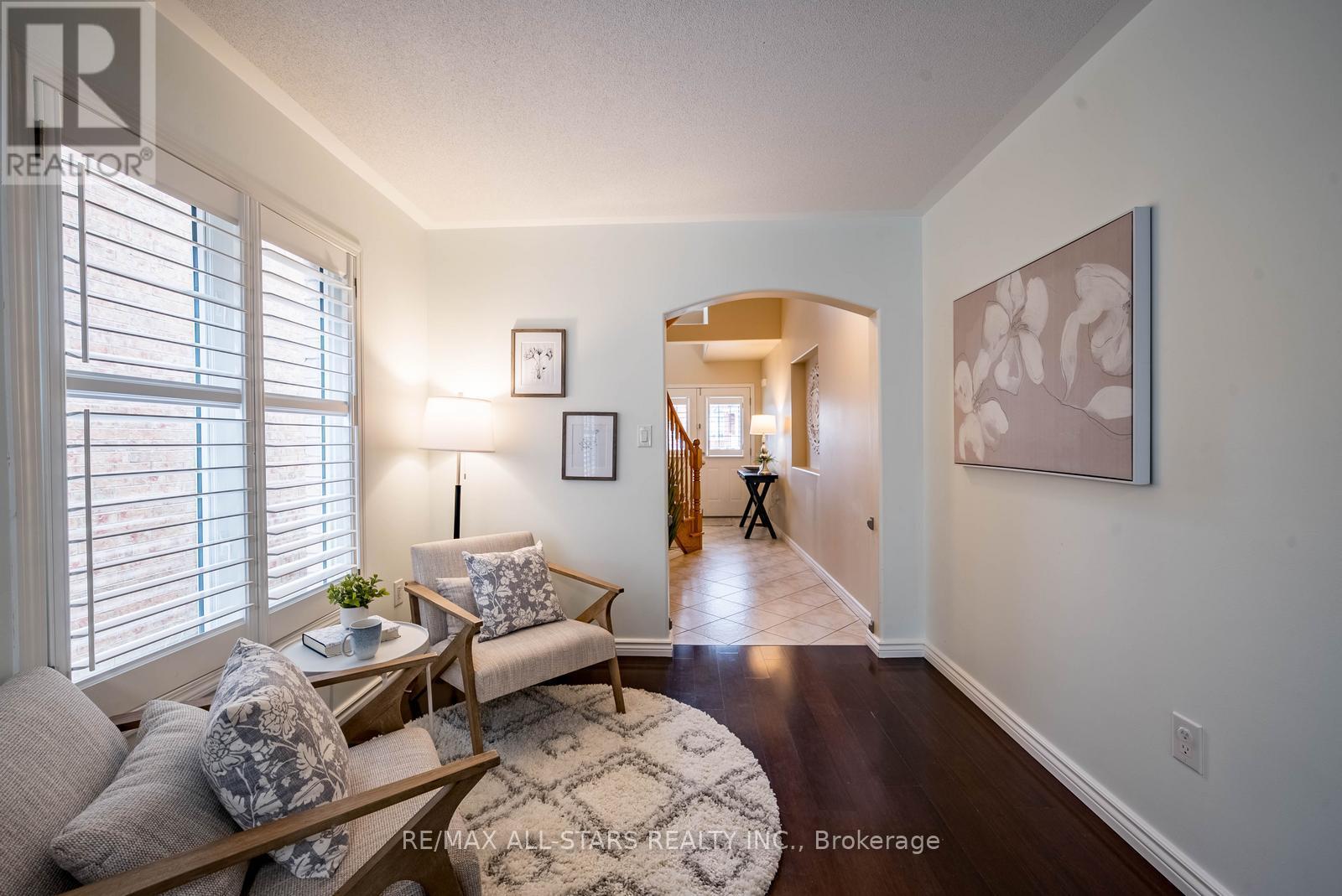 153 Dougherty Crescent, Whitchurch-Stouffville, Ontario L4A 0A7 - Photo 6 - N12547516