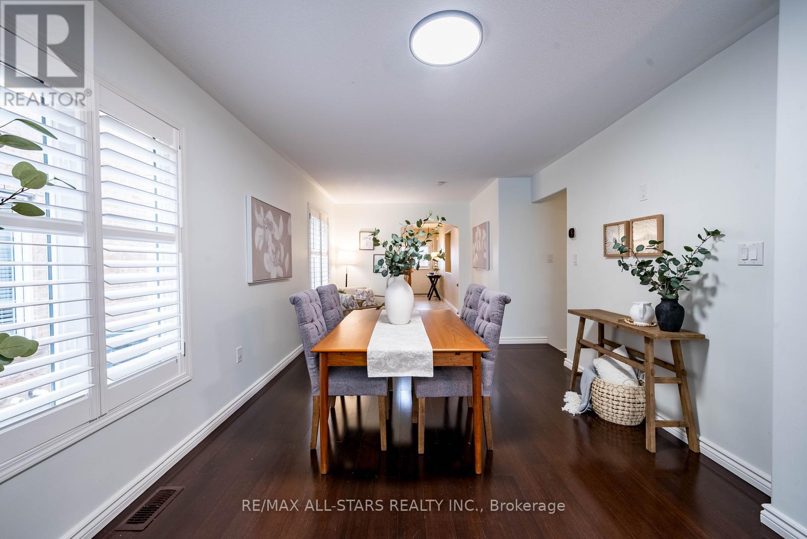 153 Dougherty Crescent, Whitchurch-Stouffville, Ontario L4A 0A7 - Photo 9 - N12547516