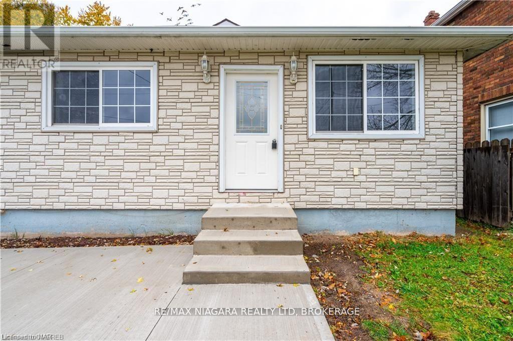 Main - 7121 Dorchester Road, Niagara Falls, Ontario L2G 5V7 - Photo 3 - X12547570