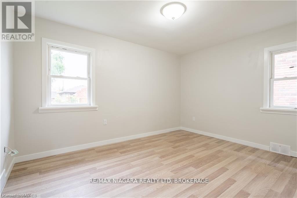 Main - 7121 Dorchester Road, Niagara Falls, Ontario L2G 5V7 - Photo 7 - X12547570