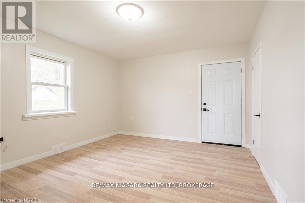 Main - 7121 Dorchester Road, Niagara Falls, Ontario L2G 5V7 - Photo 9 - X12547570