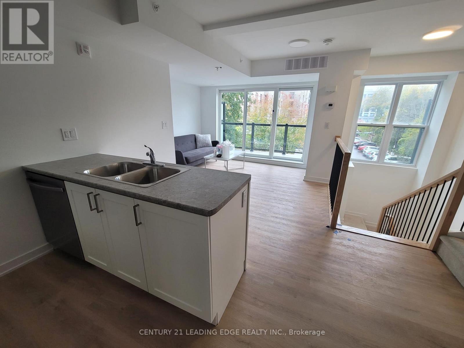 6 - 400 Mary Street, Whitby, Ontario L1N 2P8 - Photo 4 - E12547012