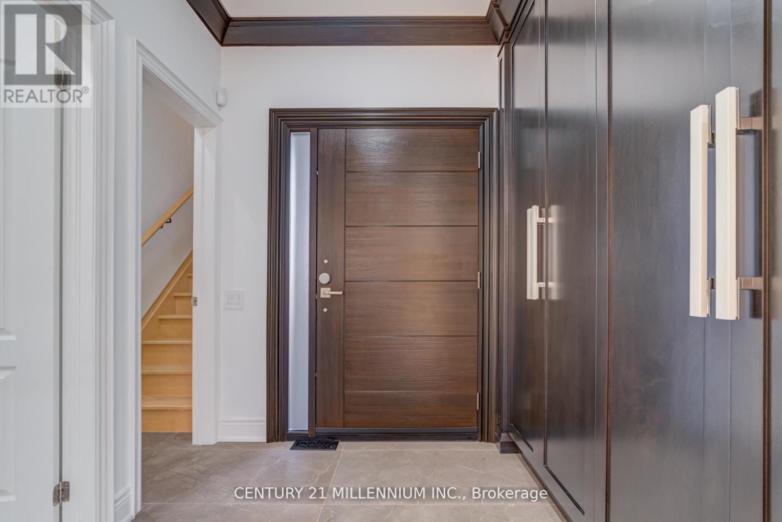 5230 Creditview Road, Mississauga, Ontario  L6W 2B3 - Photo 3 - W12547518