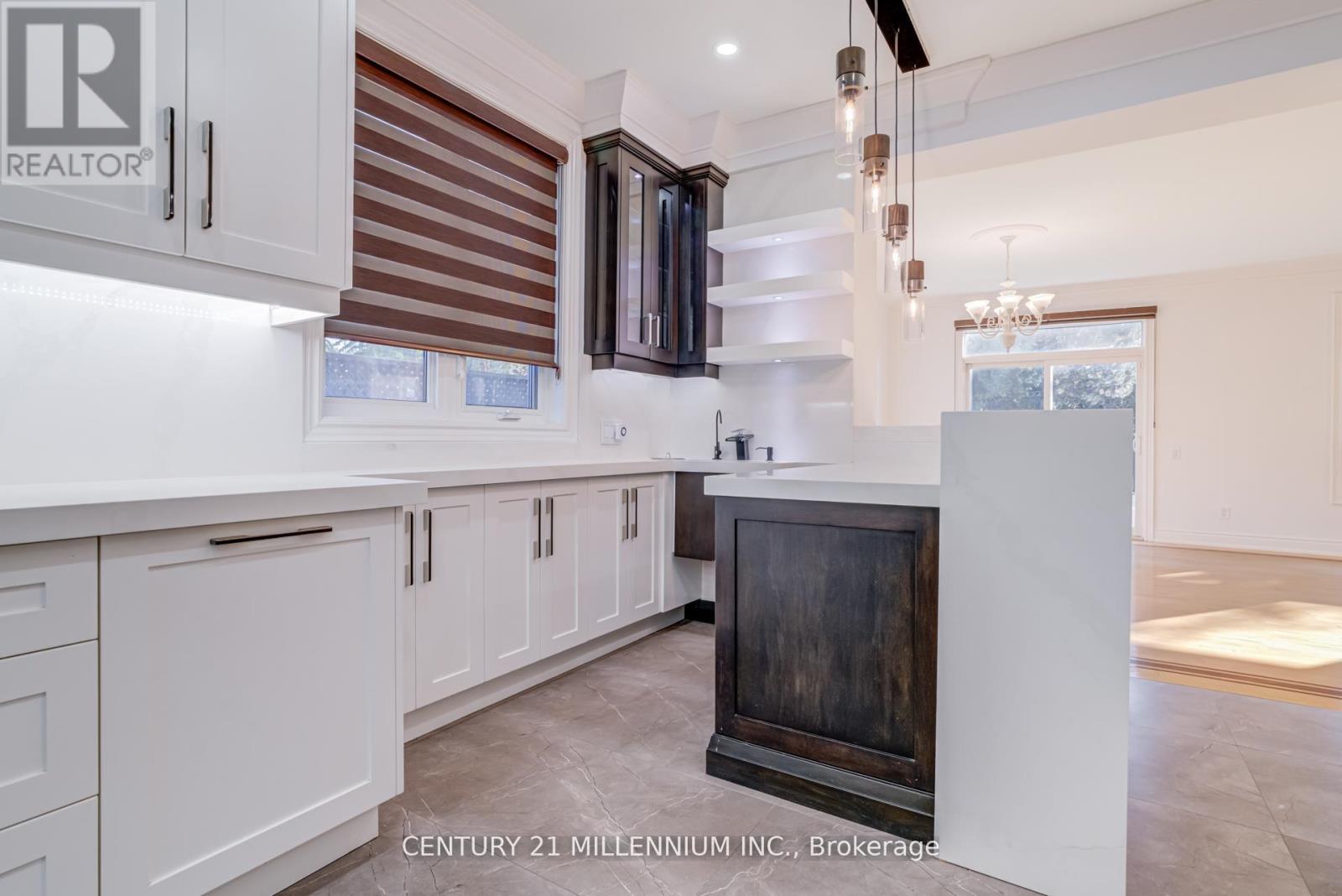 5230 Creditview Road, Mississauga, Ontario  L6W 2B3 - Photo 7 - W12547518