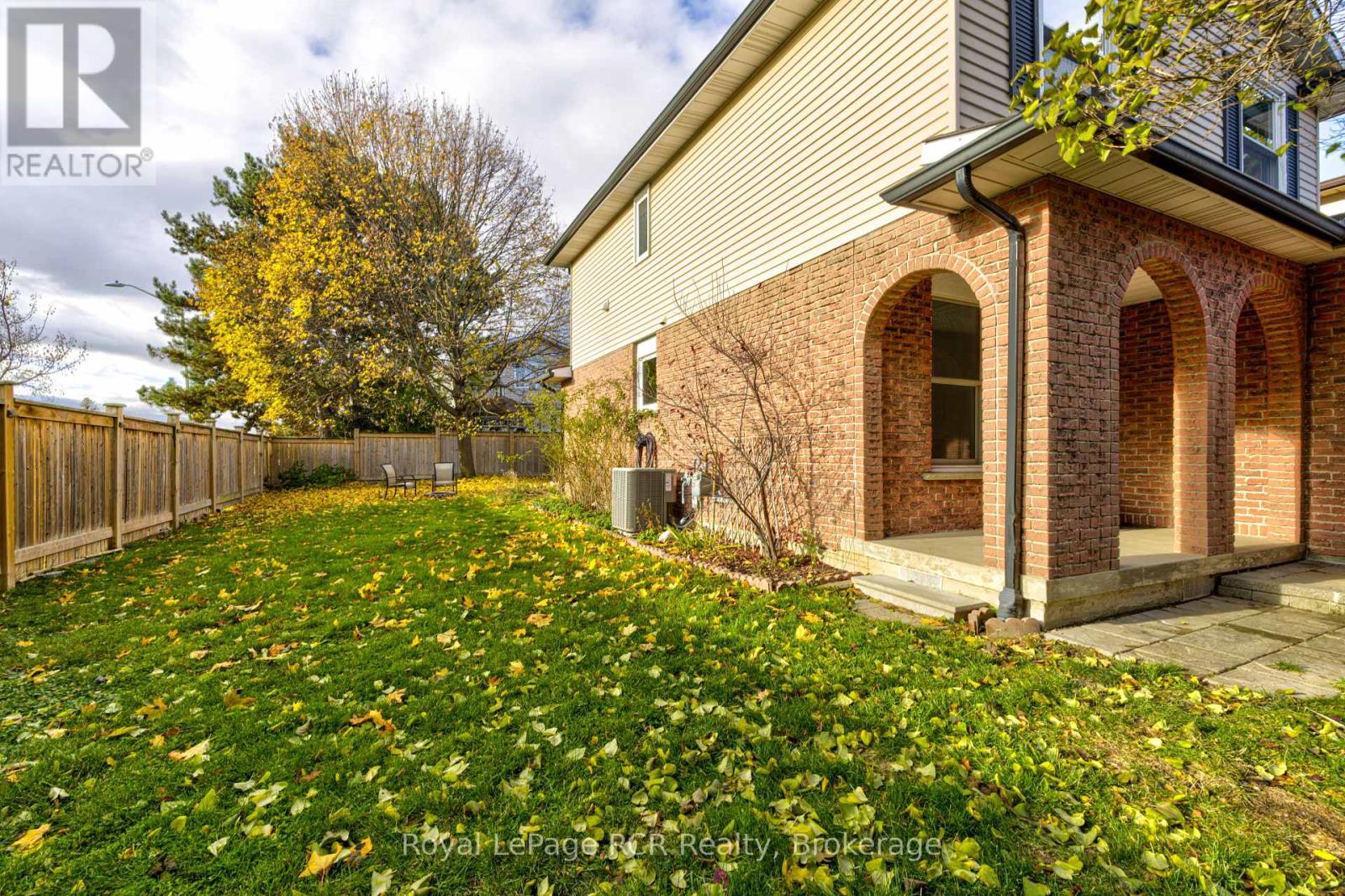 501 Beaver Court, Milton, Ontario  L9T 4A7 - Photo 5 - W12547552