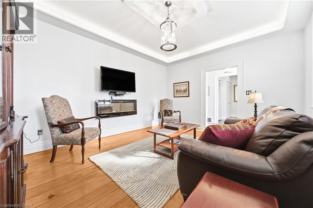 243 Hatt Street, Dundas, Ontario  L9H 2H1 - Photo 10 - 40785733