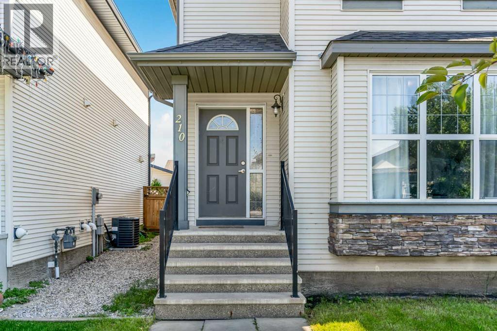210 Cranberry Place Se, Calgary, Alberta  T3M 0G7 - Photo 3 - A2265325