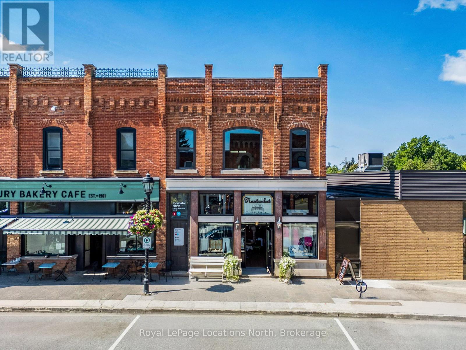 8 Bruce Street S, Blue Mountains, Ontario  N0H 2P0 - Photo 1 - X12547576