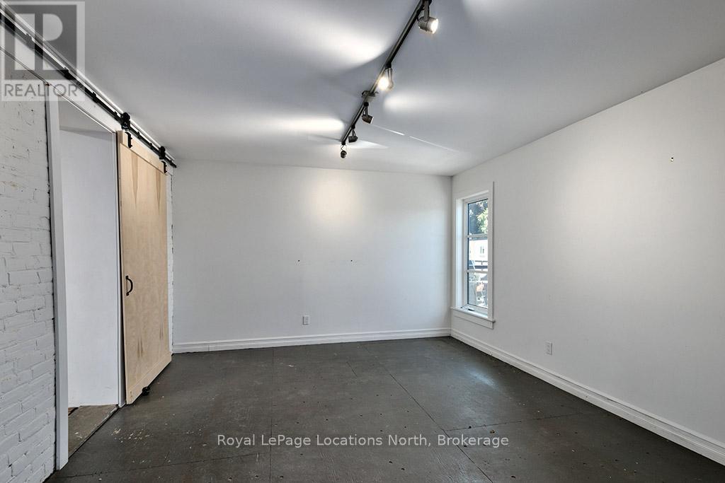 8 Bruce Street S, Blue Mountains, Ontario  N0H 2P0 - Photo 13 - X12547576