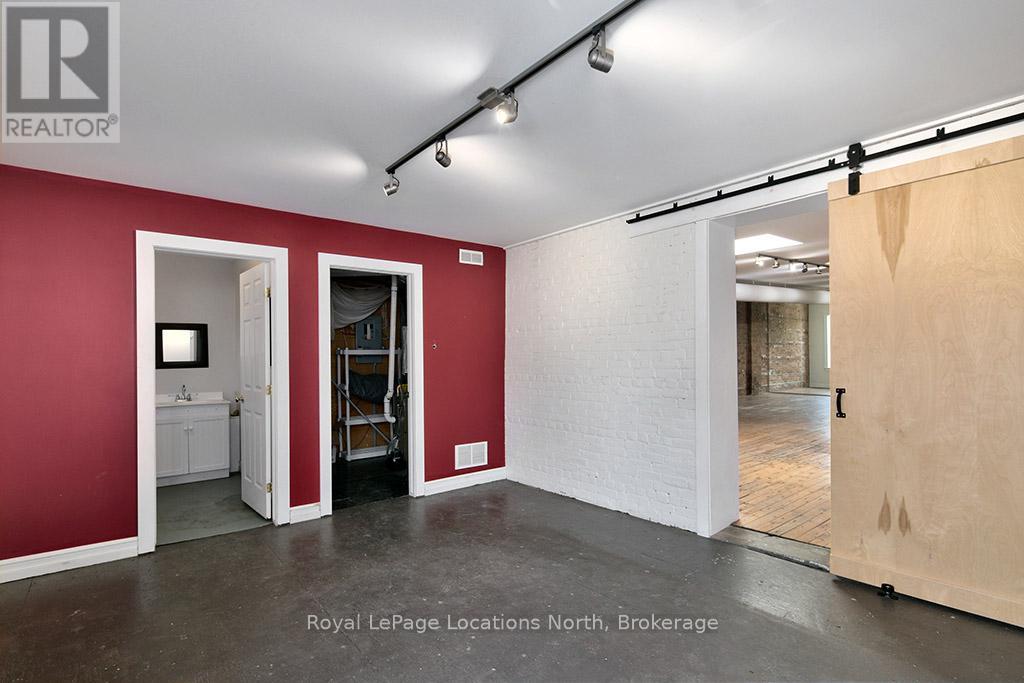 8 Bruce Street S, Blue Mountains, Ontario  N0H 2P0 - Photo 14 - X12547576