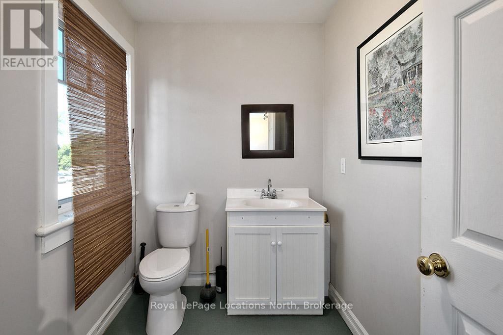 8 Bruce Street S, Blue Mountains, Ontario  N0H 2P0 - Photo 15 - X12547576