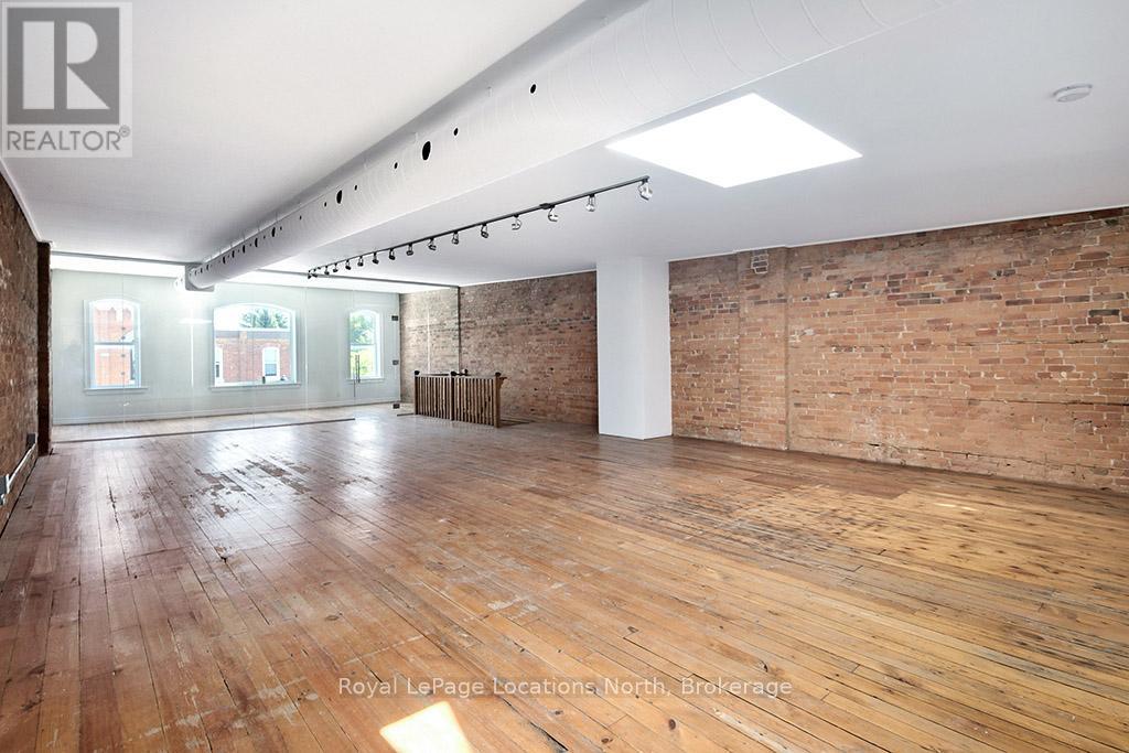 8 Bruce Street S, Blue Mountains, Ontario  N0H 2P0 - Photo 16 - X12547576