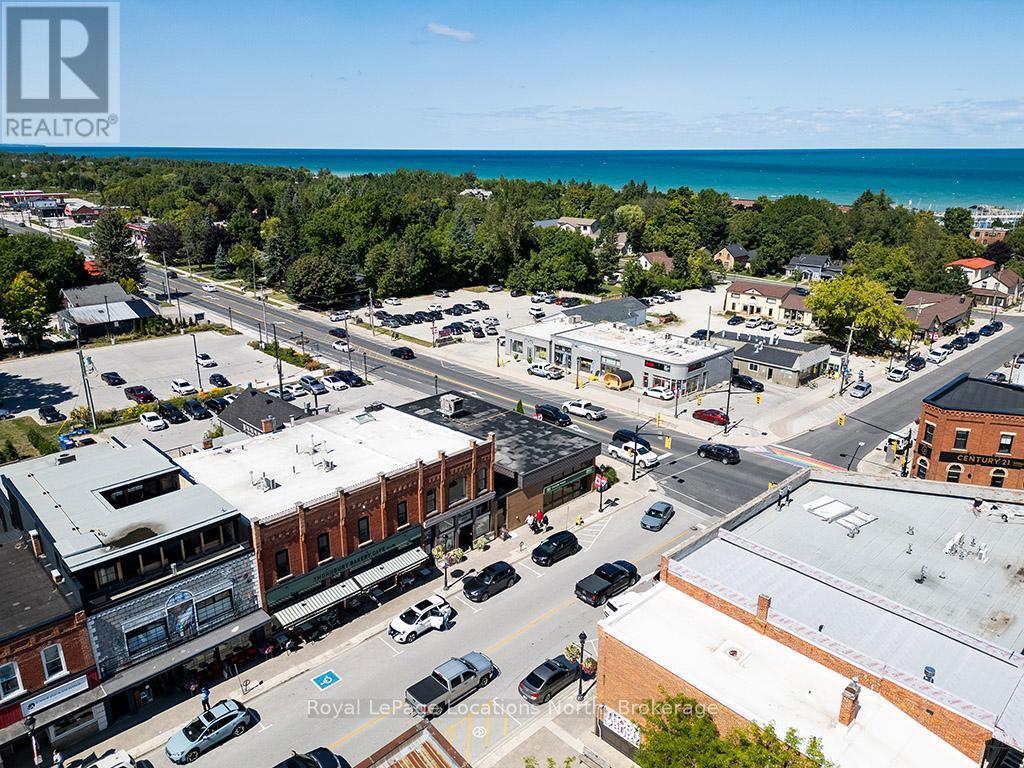 8 Bruce Street S, Blue Mountains, Ontario  N0H 2P0 - Photo 2 - X12547576