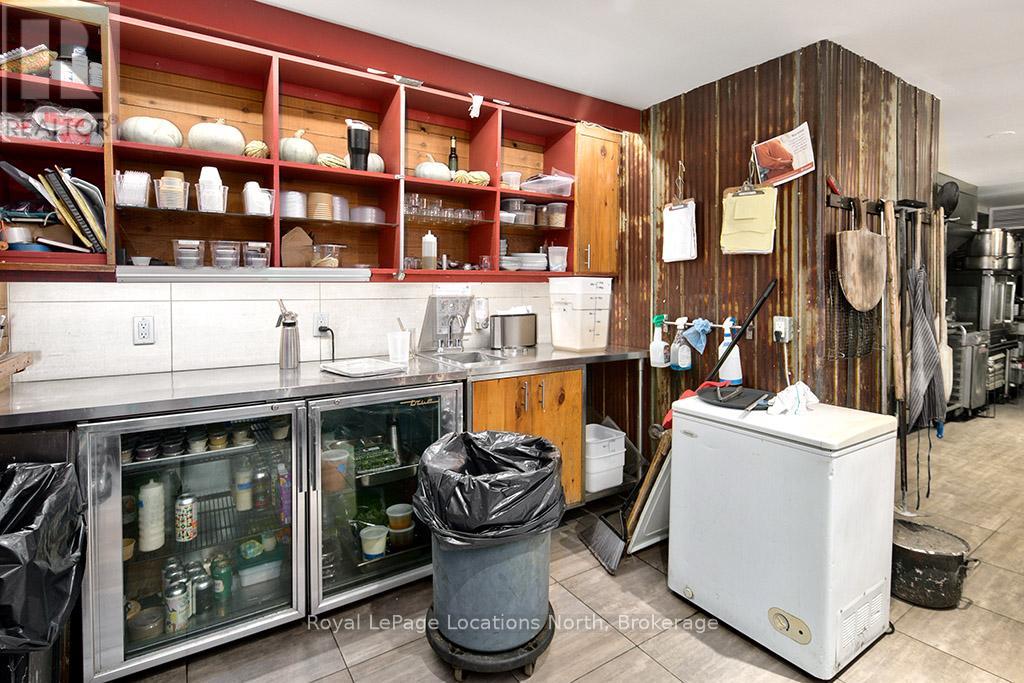 8 Bruce Street S, Blue Mountains, Ontario  N0H 2P0 - Photo 21 - X12547576