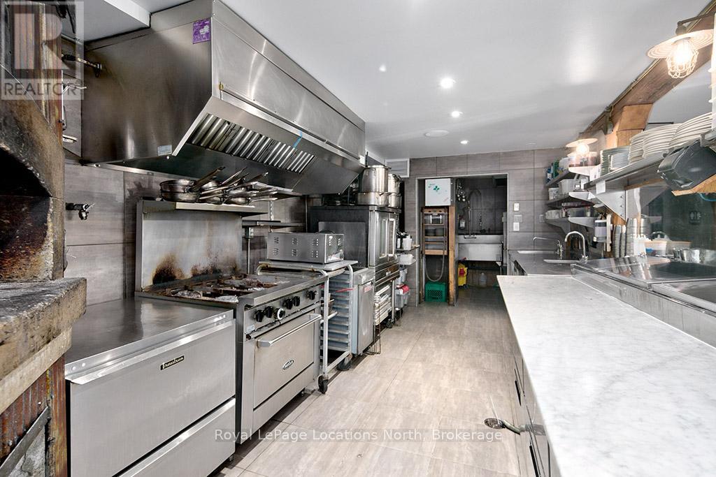 8 Bruce Street S, Blue Mountains, Ontario  N0H 2P0 - Photo 23 - X12547576