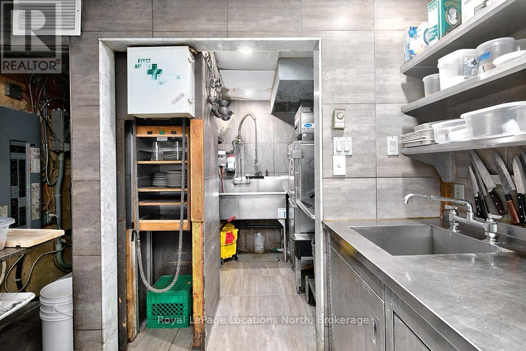 8 Bruce Street S, Blue Mountains, Ontario  N0H 2P0 - Photo 25 - X12547576