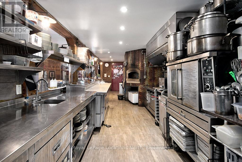 8 Bruce Street S, Blue Mountains, Ontario  N0H 2P0 - Photo 26 - X12547576